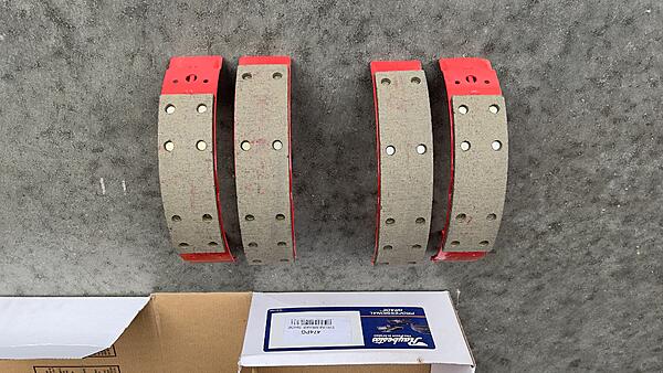 Click image for larger version. 

Name:	Raybestos Brake Shoes 2.jpg 
Views:	9 
Size:	1.04 MB 
ID:	115660